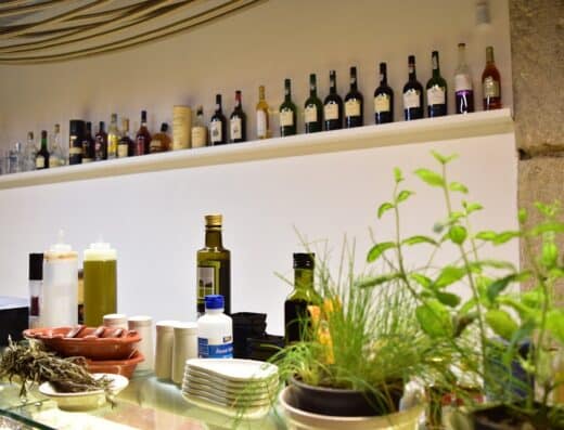 Eating Bear – Taberna Lusitana