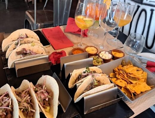Tapas Y Besos