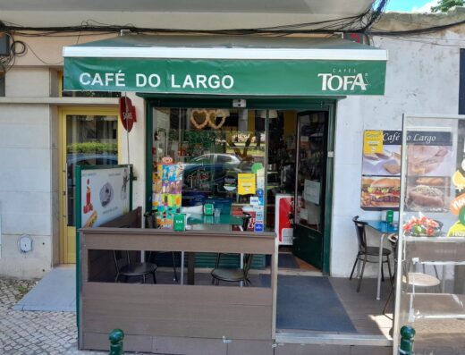 Cafe do Largo and Bar