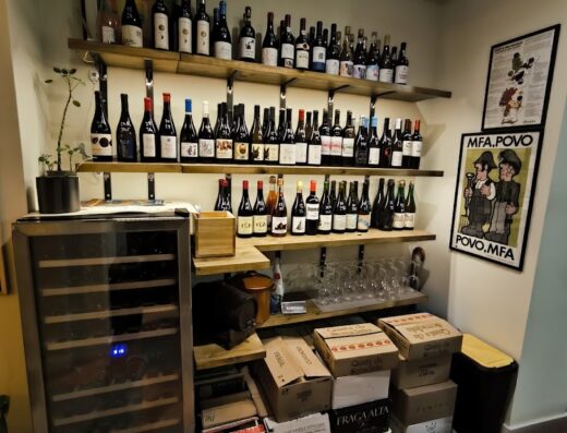 Caruma, Wine and Snacks