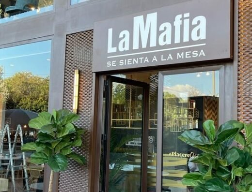 La Mafia Se Sienta a La Mesa